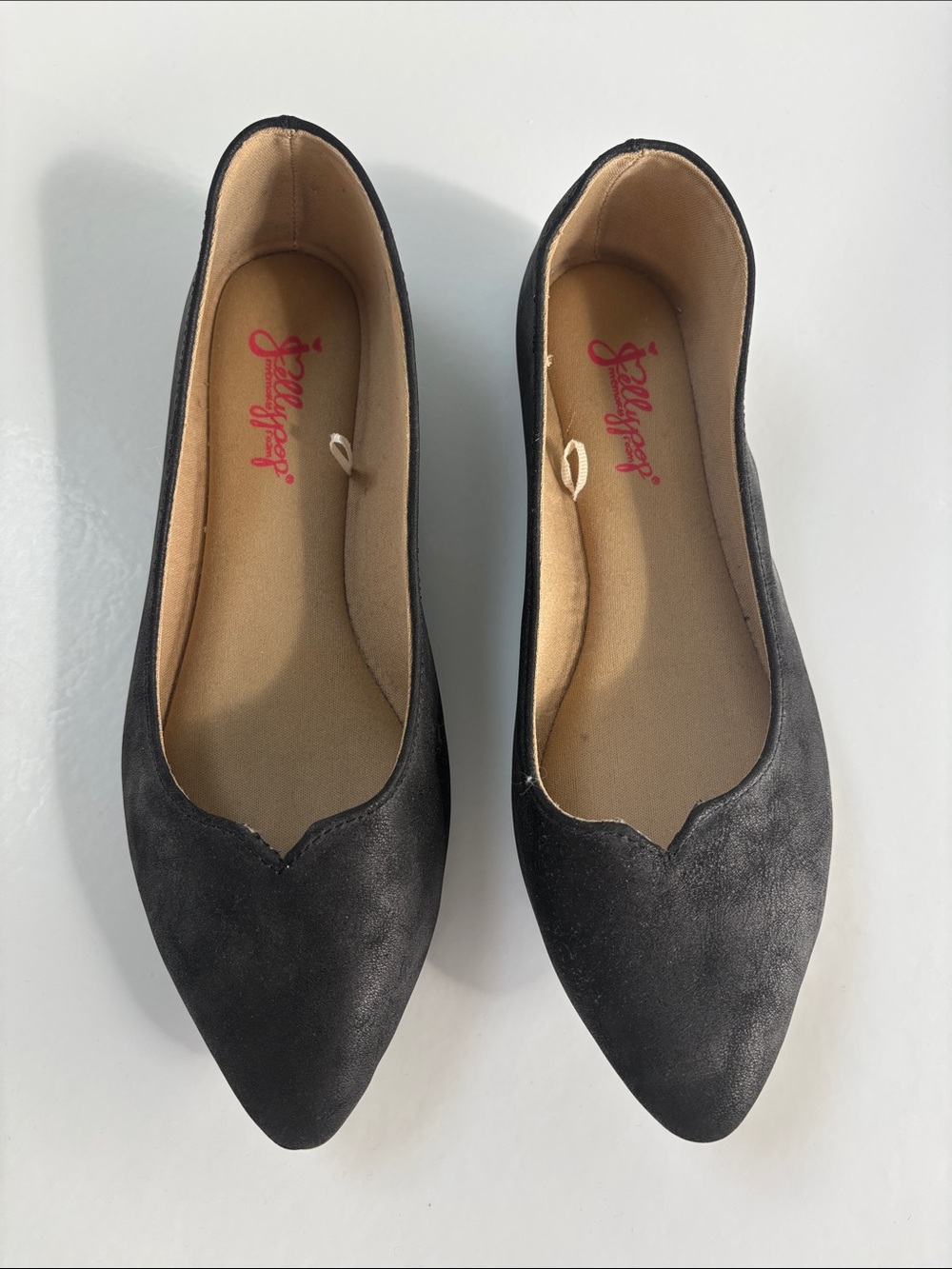 Jellypop Black Pointed-Toe Scalloped Edge Flats